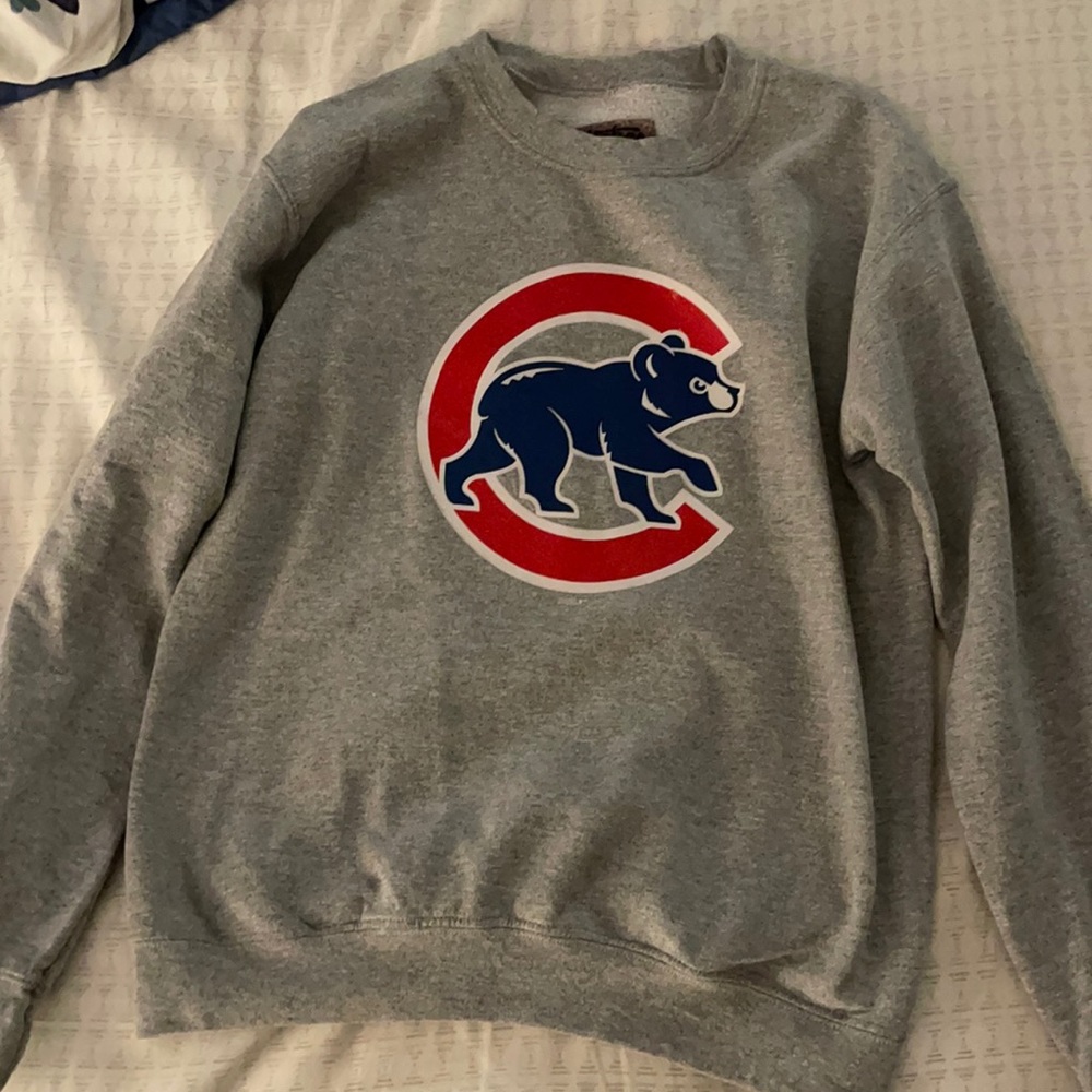 Cubs sweater